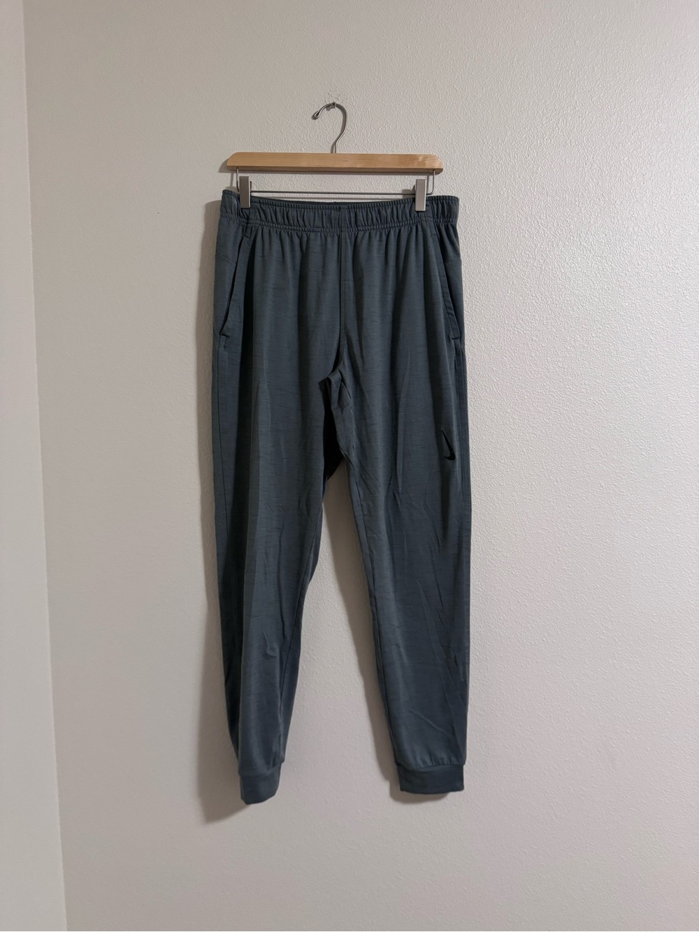 Nike Men's Dark Gray Tech Fleece Joggers